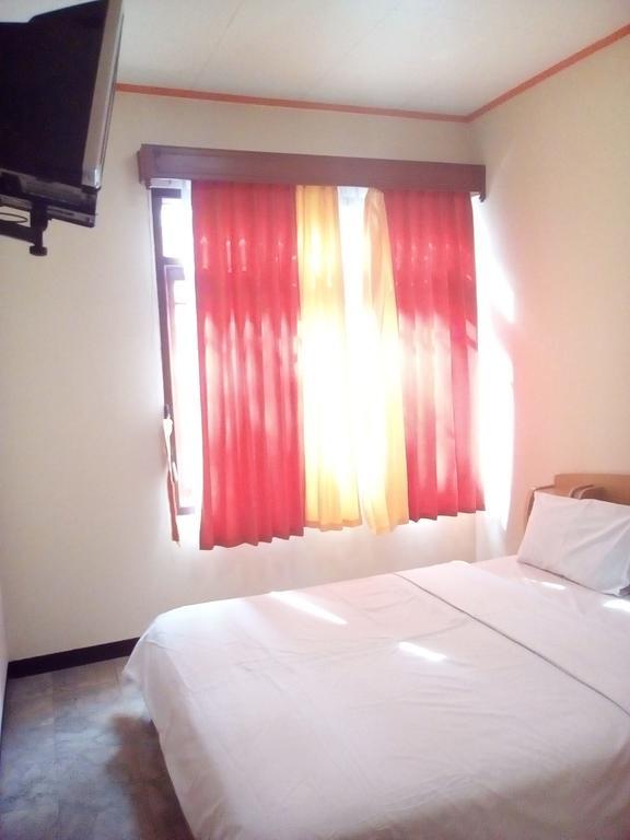 Wisma tamu Simply Homy Pasteur 2*