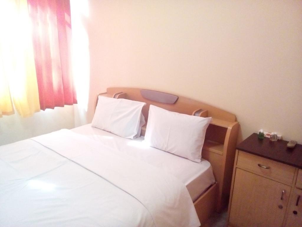 Wisma tamu Simply Homy Pasteur 2*