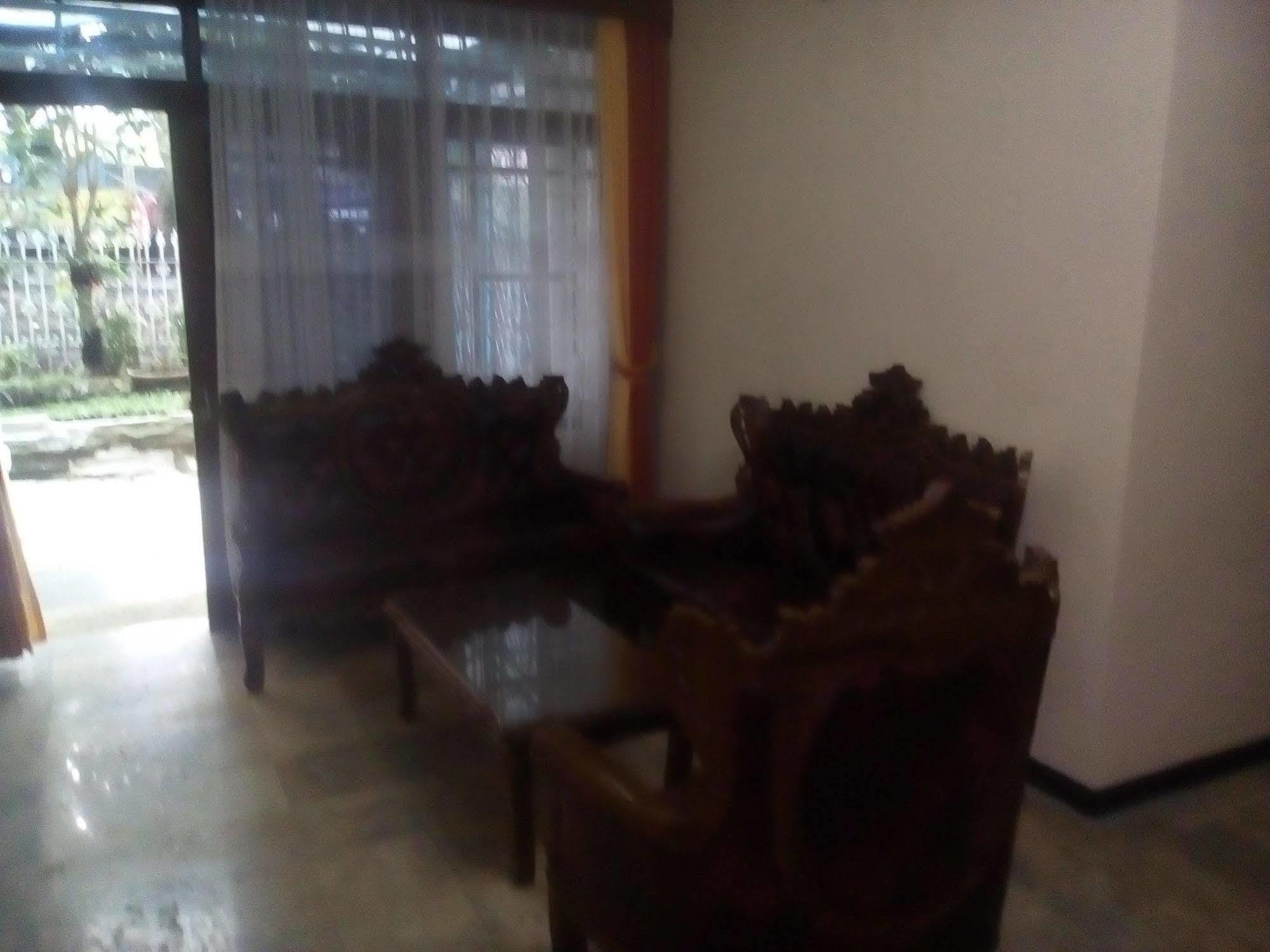 Wisma tamu Simply Homy Pasteur 2*